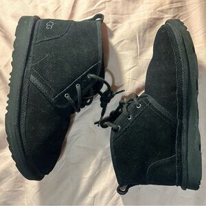 UGG Nuemel Boots Size 6 kids/8 women